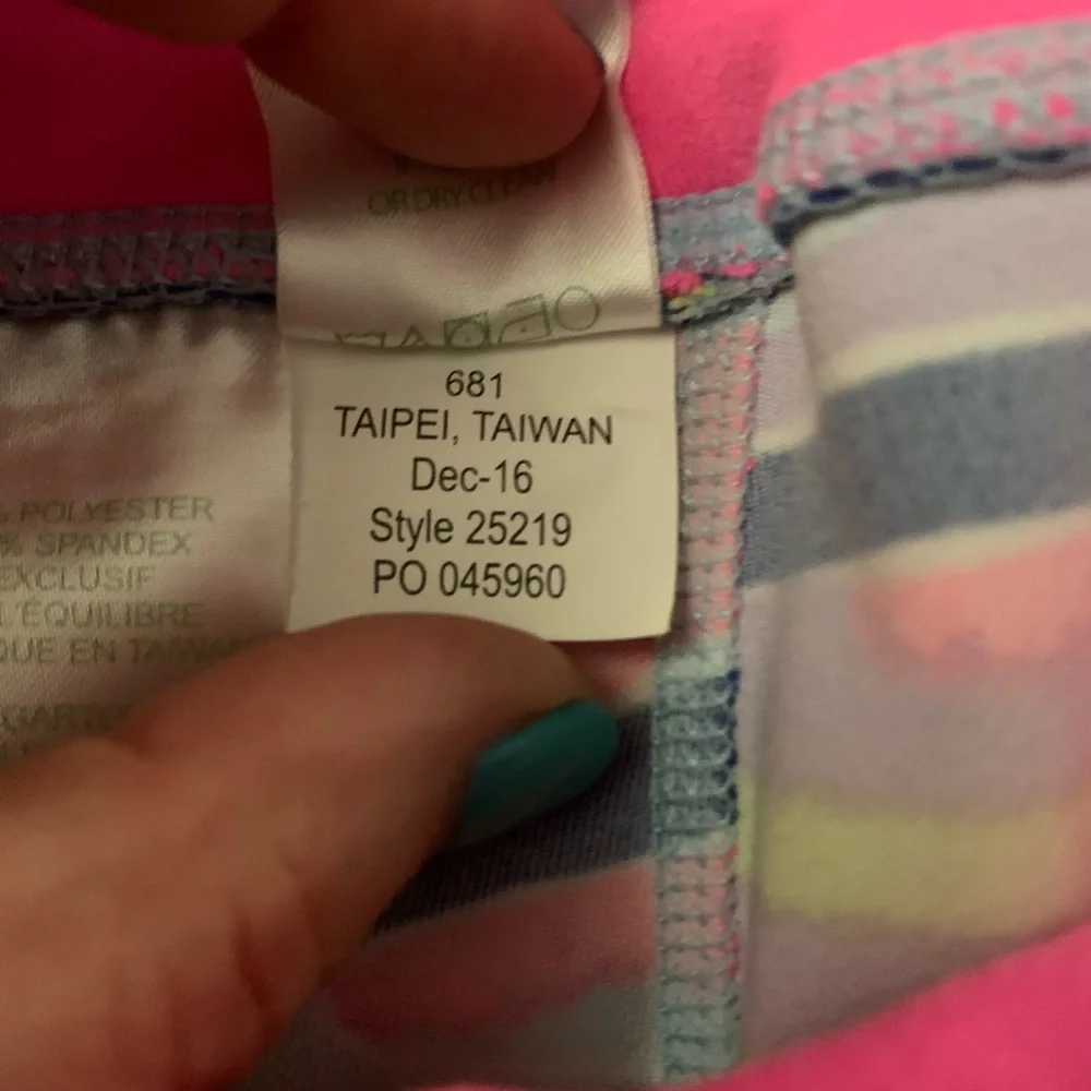 Lilly Pulitzer Luxletic leggings. Large, preloved - Picture 5 of 7